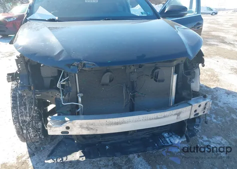 2019 Toyota Highlander Le Plus z USA, uszkodzony, nr VIN 5TDBZRFH0KS991569